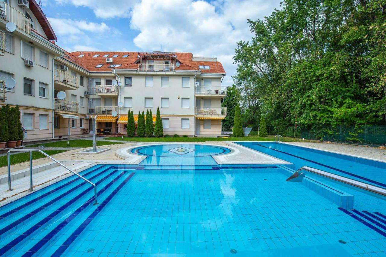 Kis-Gast Panorama Apartman Hajduszoboszlo Bagian luar foto